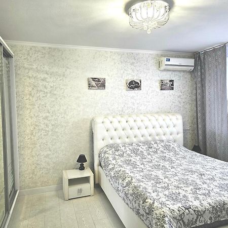 Apartment In City Center, Street Banulescu Bodoni 57 Кишинів Екстер'єр фото